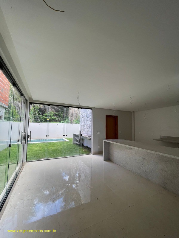 Casa de Condomínio à venda com 4 quartos, 220m² - Foto 8