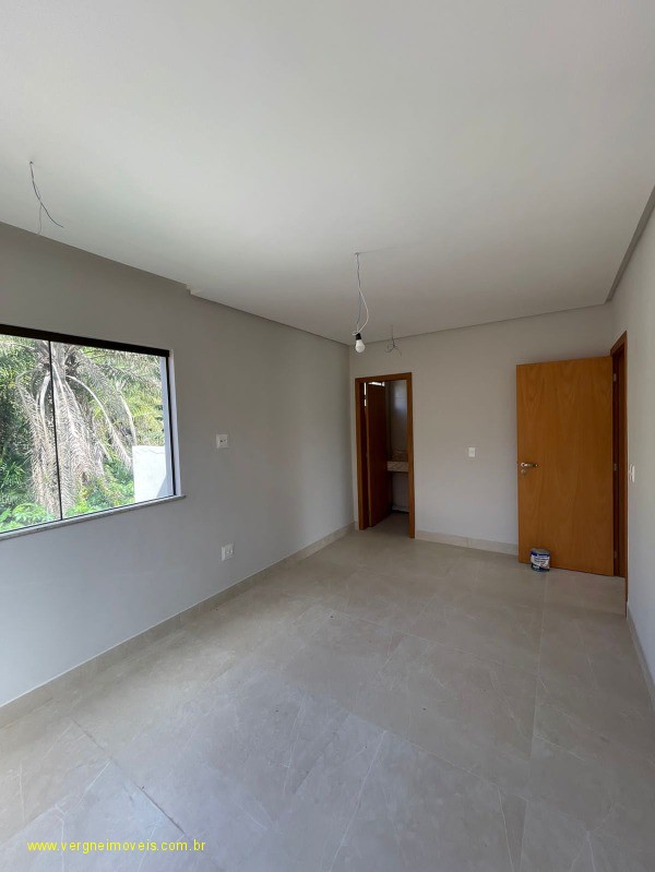 Casa de Condomínio à venda com 4 quartos, 220m² - Foto 17