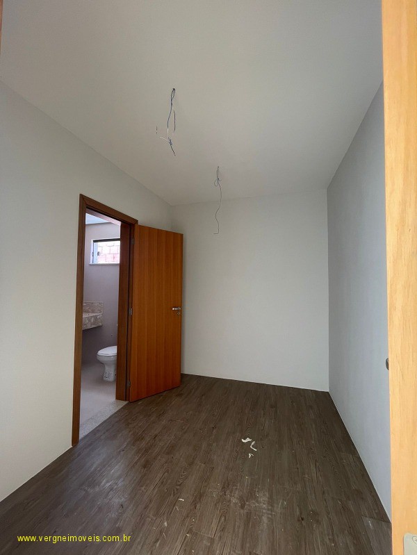 Casa de Condomínio à venda com 4 quartos, 220m² - Foto 16