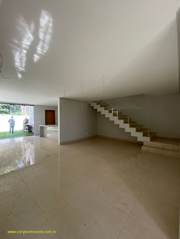 Casa de Condomínio à venda com 4 quartos, 220m² - Foto 31