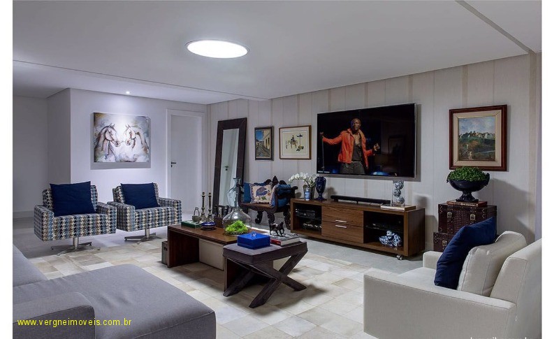 Casa à venda com 6 quartos, 580m² - Foto 7