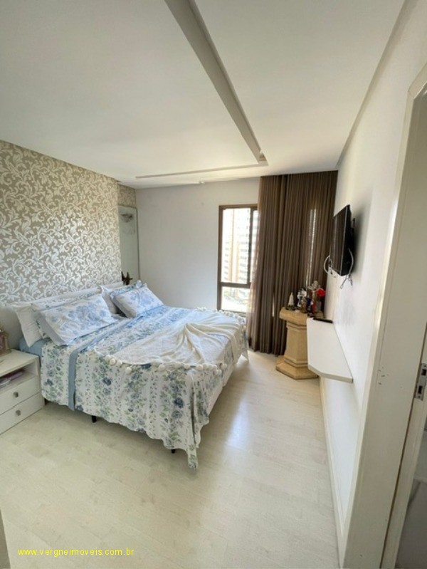 Apartamento à venda com 3 quartos, 145m² - Foto 11