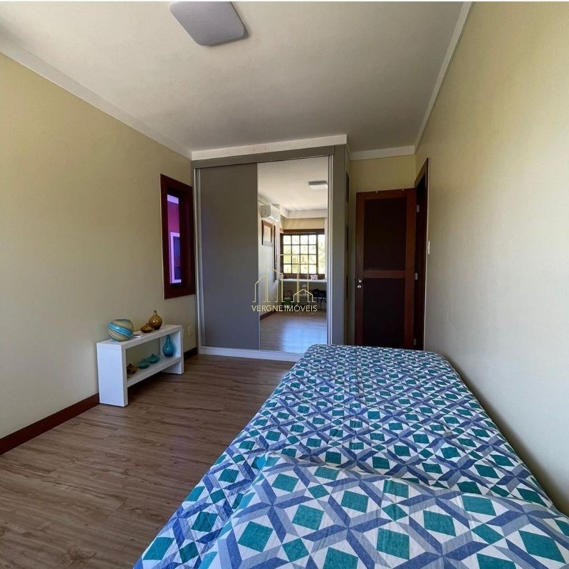 Casa de Condomínio à venda com 4 quartos, 225m² - Foto 20