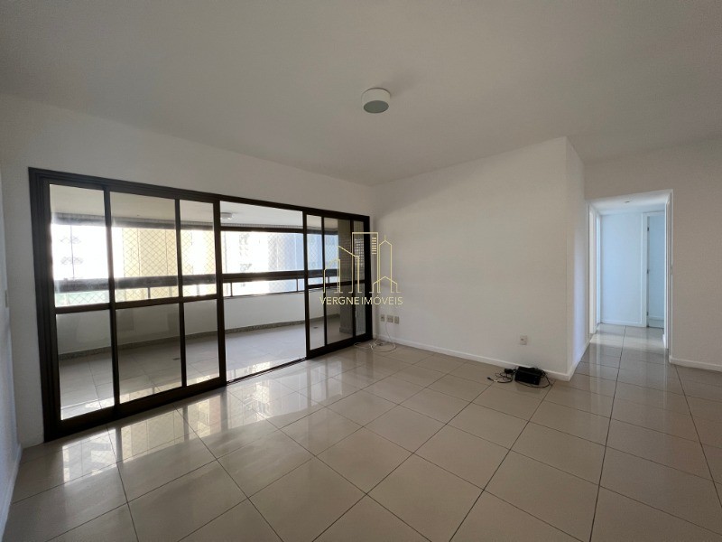 Apartamento para alugar com 4 quartos, 156m² - Foto 2