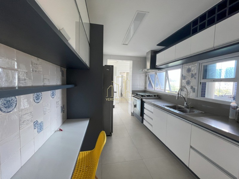 Apartamento à venda com 3 quartos, 162m² - Foto 11