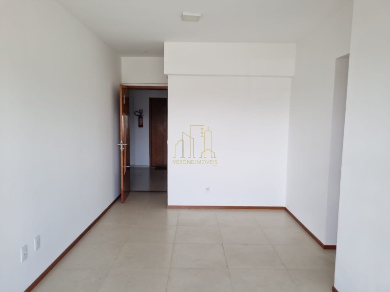 Apartamento à venda com 2 quartos, 70m² - Foto 3