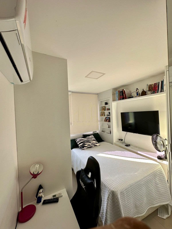 Apartamento à venda com 3 quartos, 167m² - Foto 13