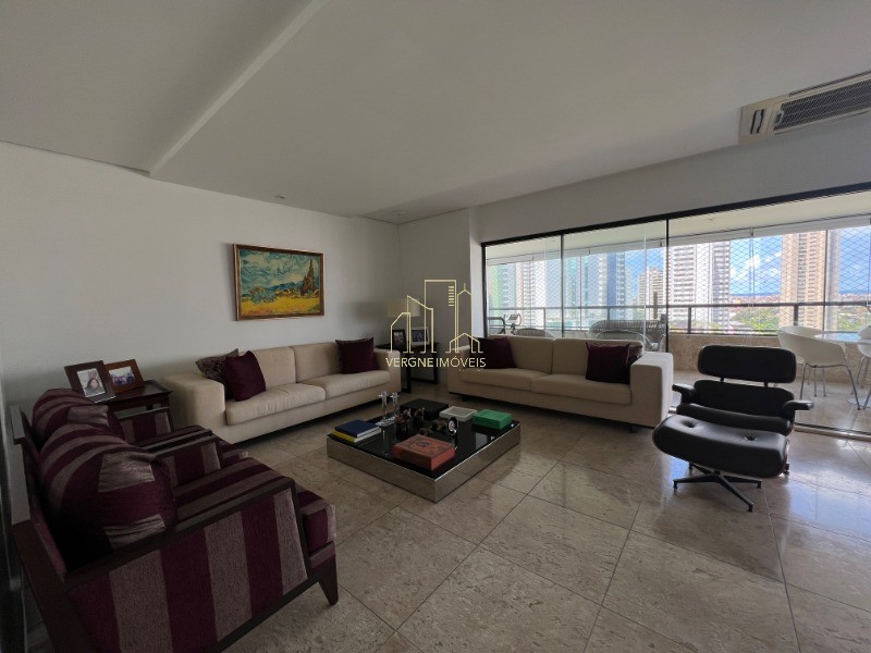 Apartamento para alugar com 4 quartos, 243m² - Foto 2