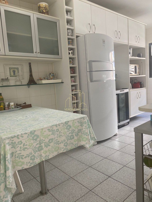 Apartamento à venda com 4 quartos, 225m² - Foto 23