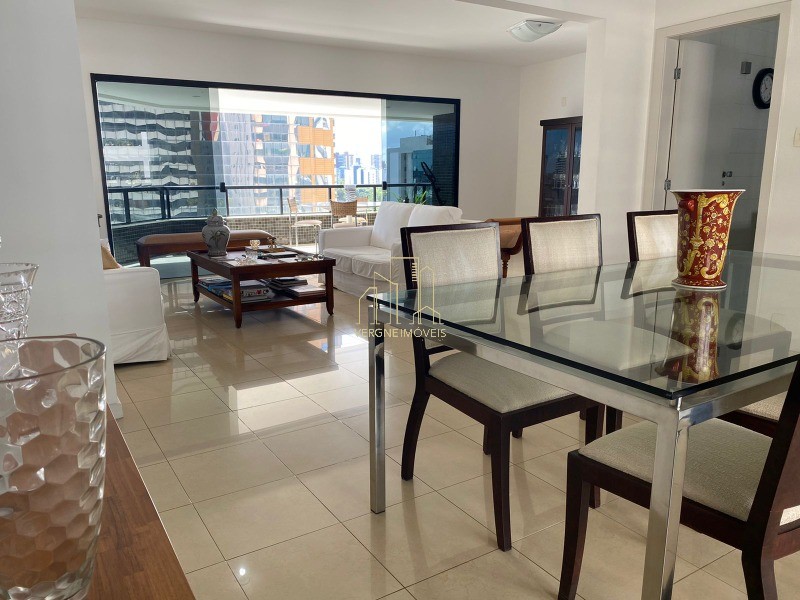 Apartamento à venda com 4 quartos, 225m² - Foto 1