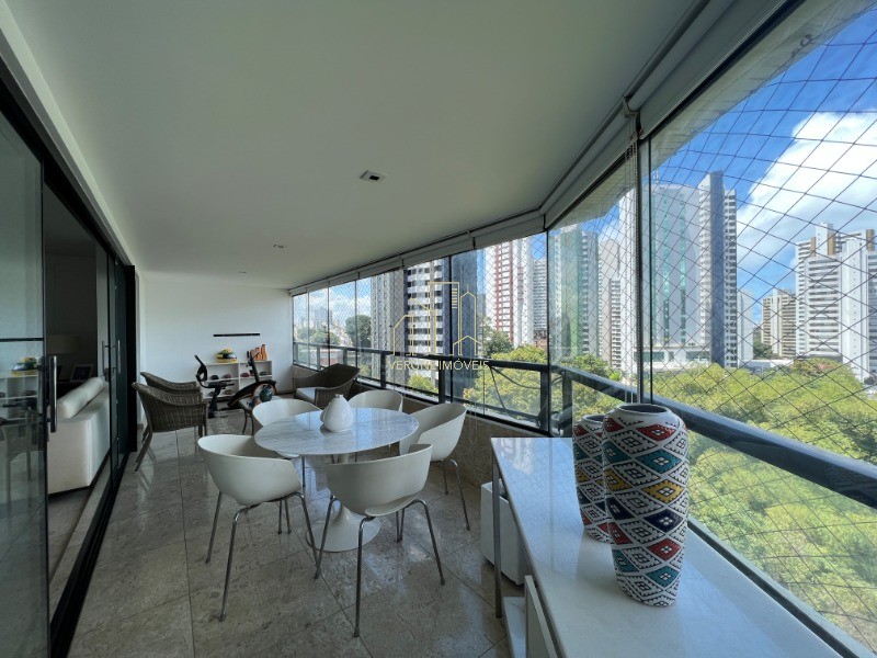 Apartamento para alugar com 4 quartos, 243m² - Foto 1