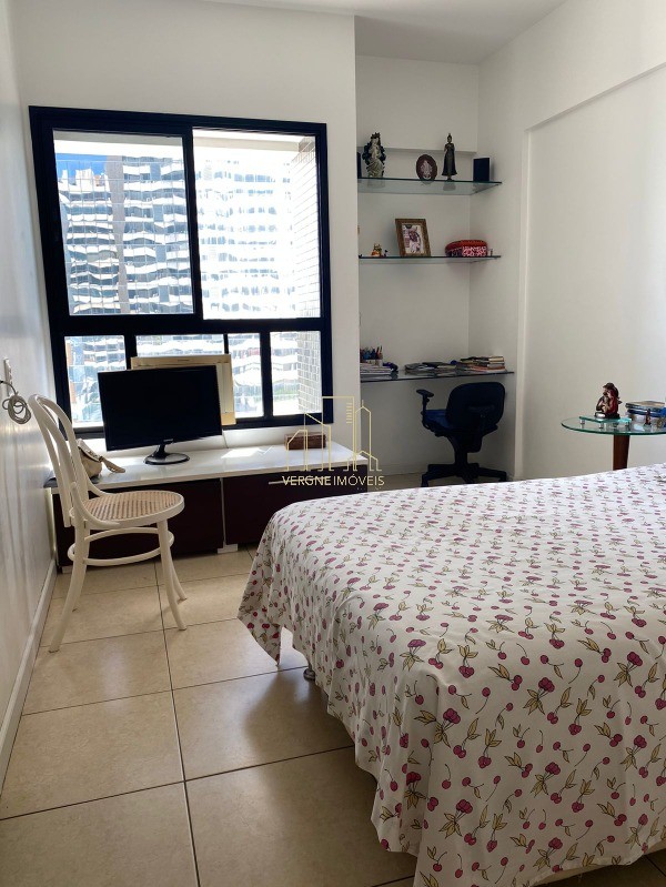 Apartamento à venda com 4 quartos, 225m² - Foto 17