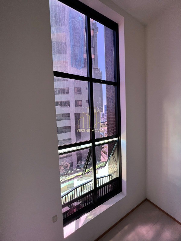 Apartamento à venda com 1 quarto, 64m² - Foto 13