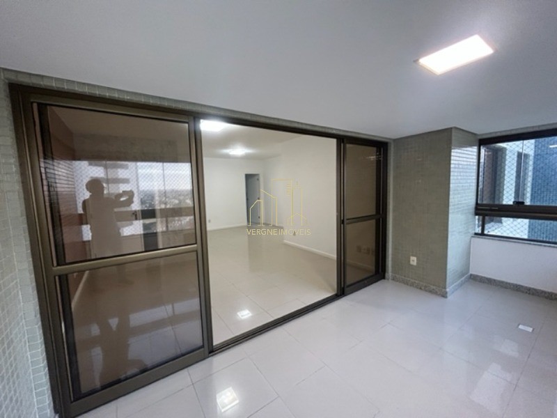 Apartamento à venda com 4 quartos, 156m² - Foto 3