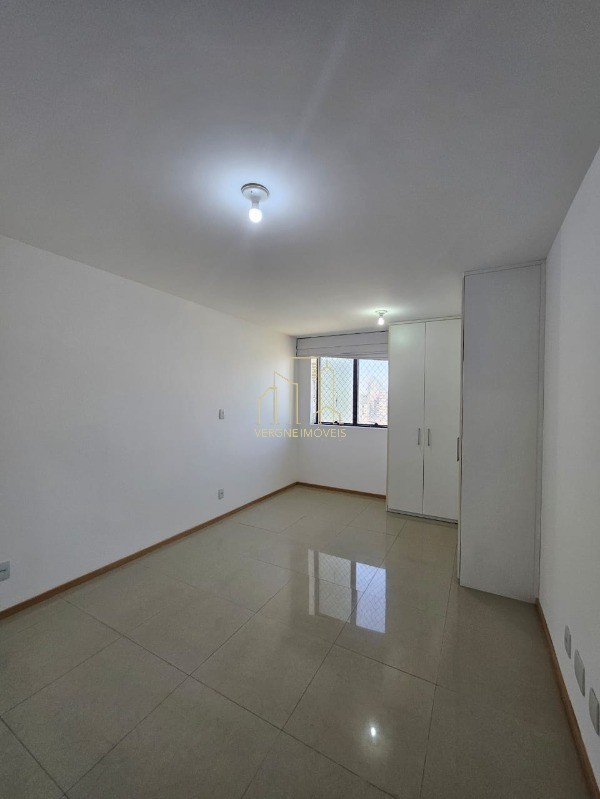 Apartamento à venda com 1 quarto, 147m² - Foto 13