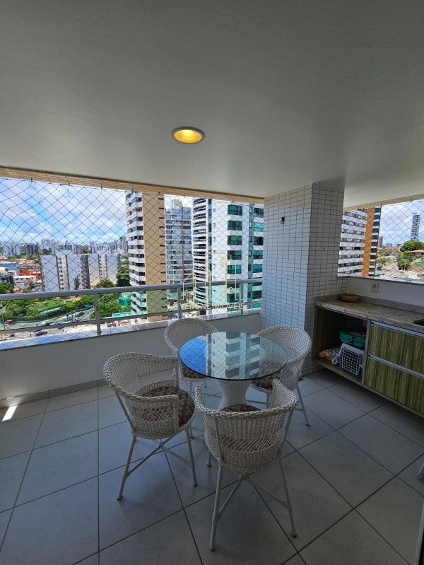 Apartamento à venda com 3 quartos, 93m² - Foto 2