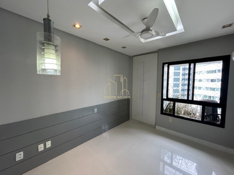 Apartamento à venda com 3 quartos, 192m² - Foto 19