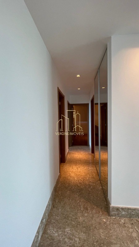 Apartamento à venda com 4 quartos, 242m² - Foto 14