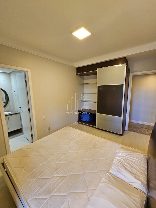 Apartamento à venda com 4 quartos, 281m² - Foto 17