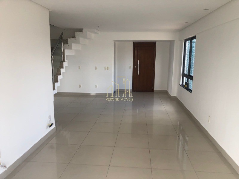 Cobertura à venda com 3 quartos, 230m² - Foto 2