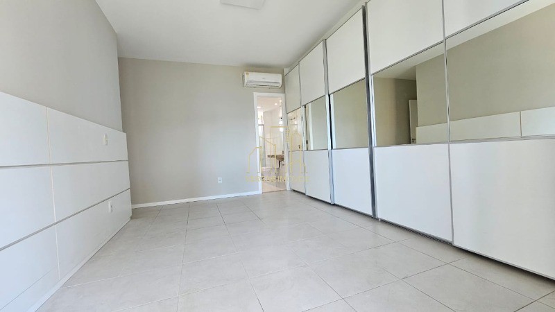 Apartamento à venda com 4 quartos, 240m² - Foto 9