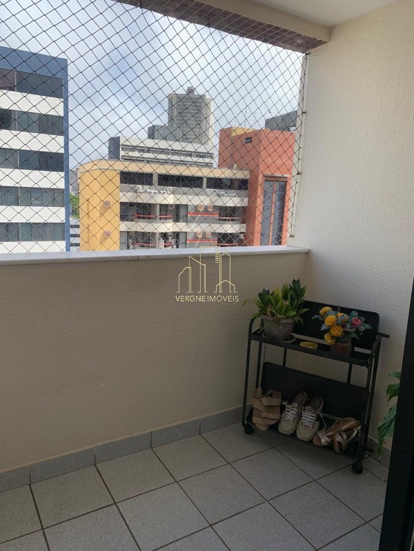 Apartamento à venda com 2 quartos, 103m² - Foto 6