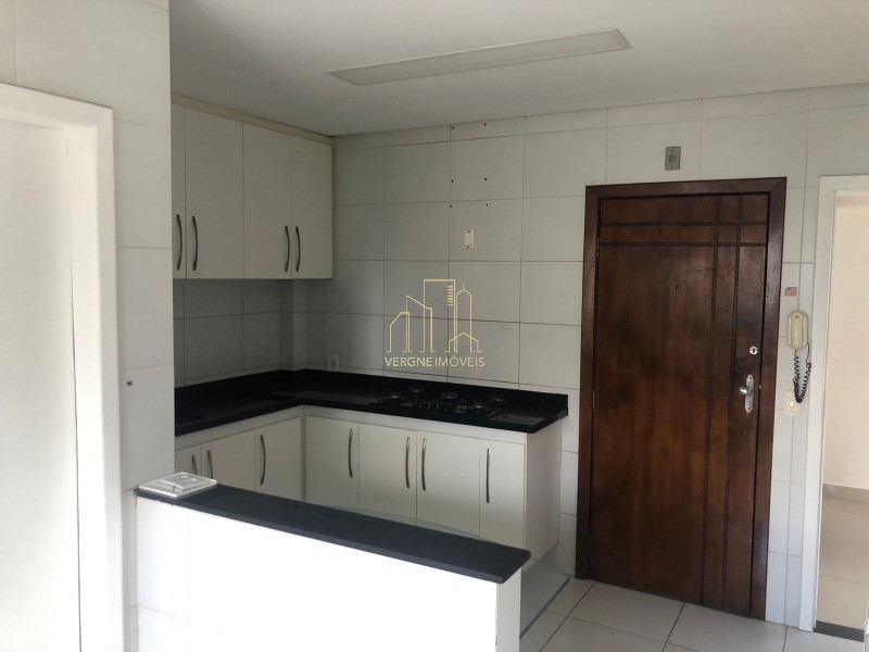 Cobertura à venda com 3 quartos, 230m² - Foto 4