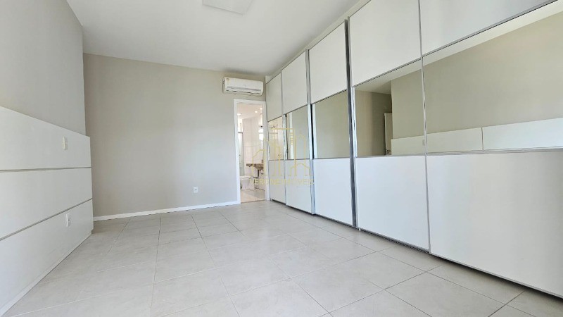 Apartamento à venda com 4 quartos, 240m² - Foto 10