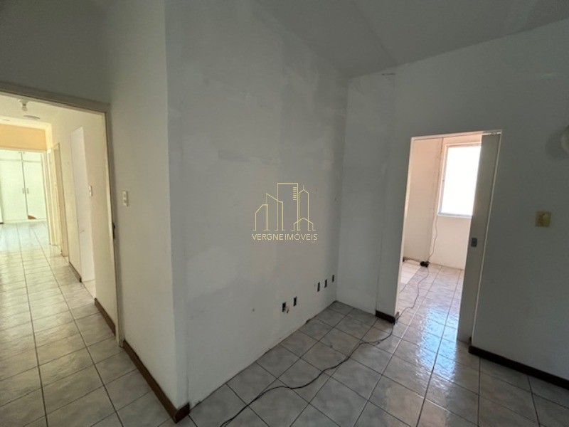 Casa à venda com 3 quartos, 421m² - Foto 28