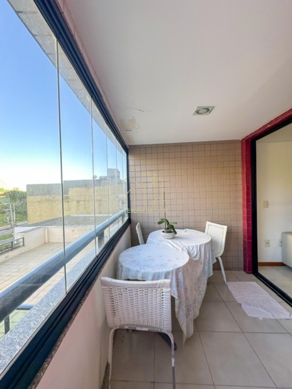 Apartamento à venda com 2 quartos, 61m² - Foto 1