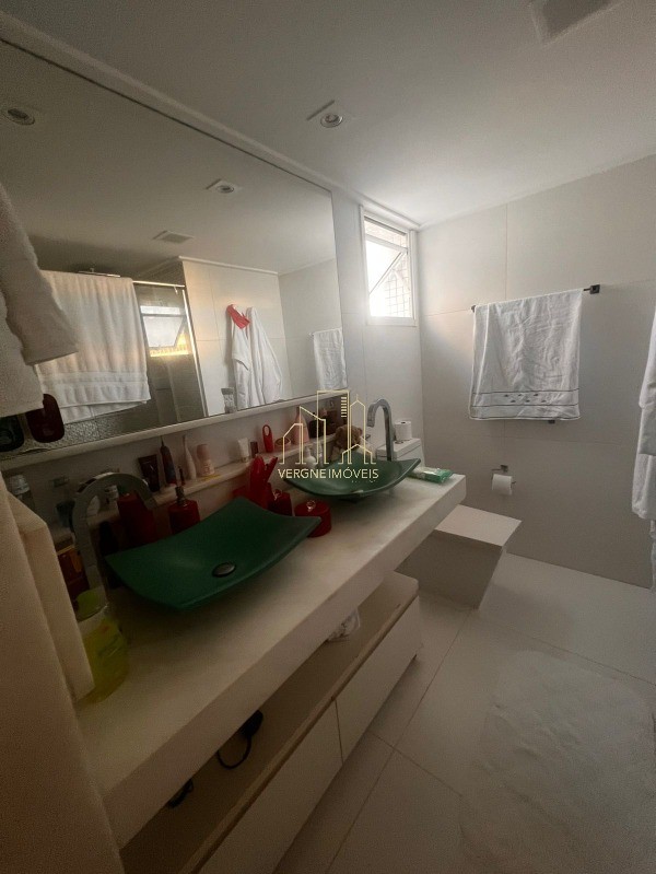 Apartamento à venda com 3 quartos, 131m² - Foto 23