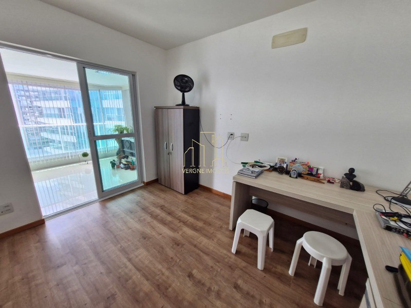 Apartamento à venda com 4 quartos, 187m² - Foto 9