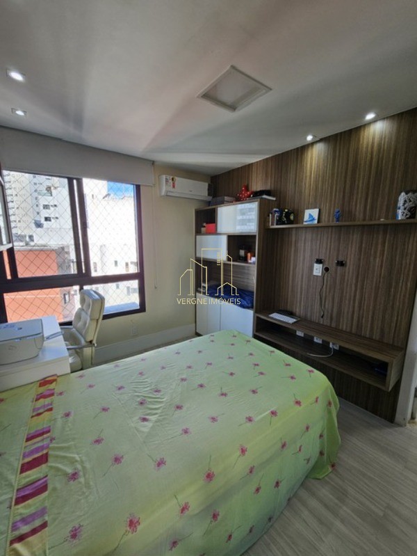 Apartamento à venda com 4 quartos, 225m² - Foto 27