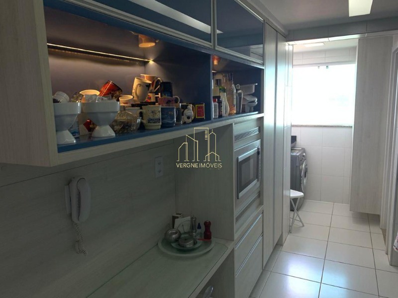 Apartamento à venda com 2 quartos, 75m² - Foto 35