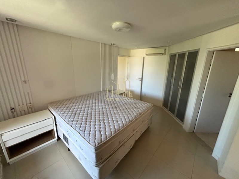 Casa de Condomínio à venda com 4 quartos, 305m² - Foto 19