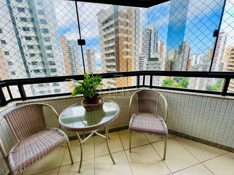 Apartamento à venda com 3 quartos, 135m² - Foto 1