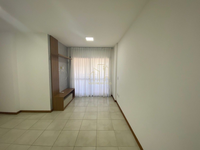 Apartamento à venda com 2 quartos, 70m² - Foto 4