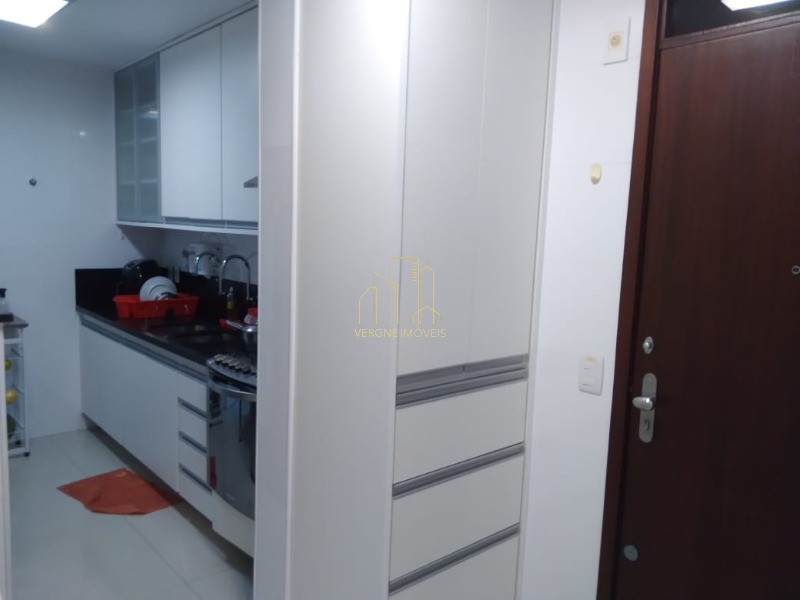 Apartamento à venda com 3 quartos, 134m² - Foto 19