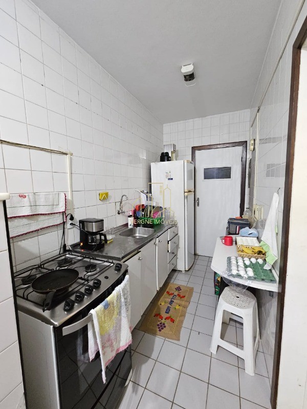 Apartamento à venda com 2 quartos, 78m² - Foto 15