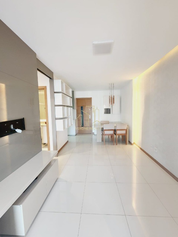 Apartamento à venda com 2 quartos, 76m² - Foto 4