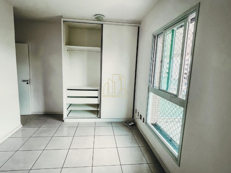 Apartamento à venda com 3 quartos, 128m² - Foto 4