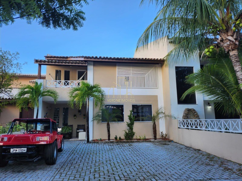 Casa de Condomínio à venda com 4 quartos, 230m² - Foto 1