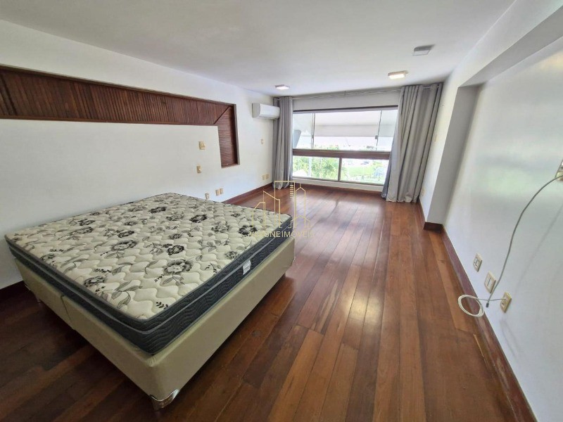 Casa de Condomínio à venda com 4 quartos, 560m² - Foto 22