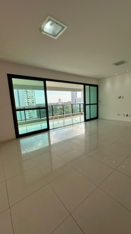 Apartamento à venda com 4 quartos, 166m² - Foto 2