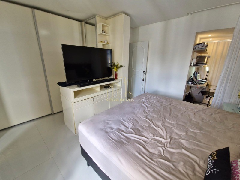 Apartamento à venda com 4 quartos, 194m² - Foto 5