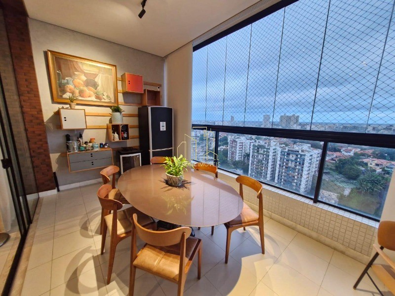 Apartamento à venda com 3 quartos, 145m² - Foto 1