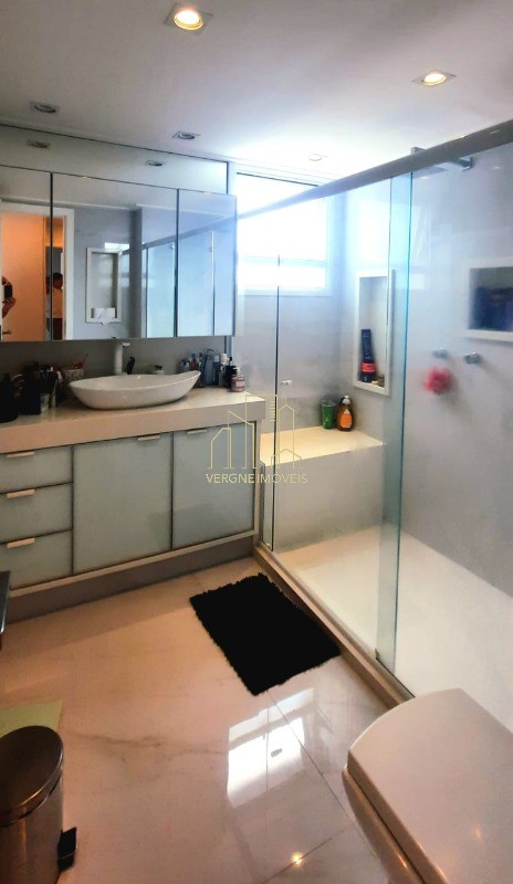 Apartamento à venda com 3 quartos, 180m² - Foto 17