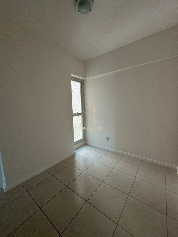 Apartamento à venda com 3 quartos, 127m² - Foto 9