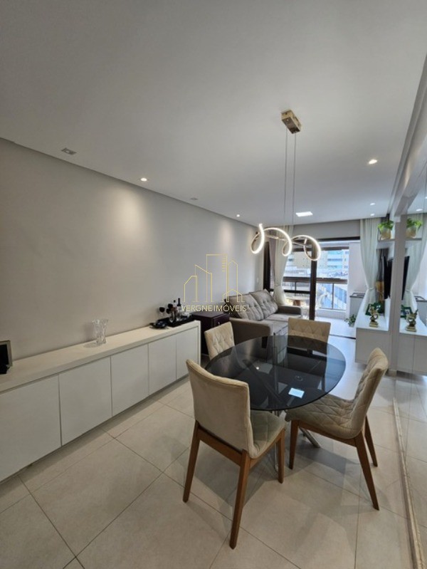 Apartamento à venda com 2 quartos, 70m² - Foto 10