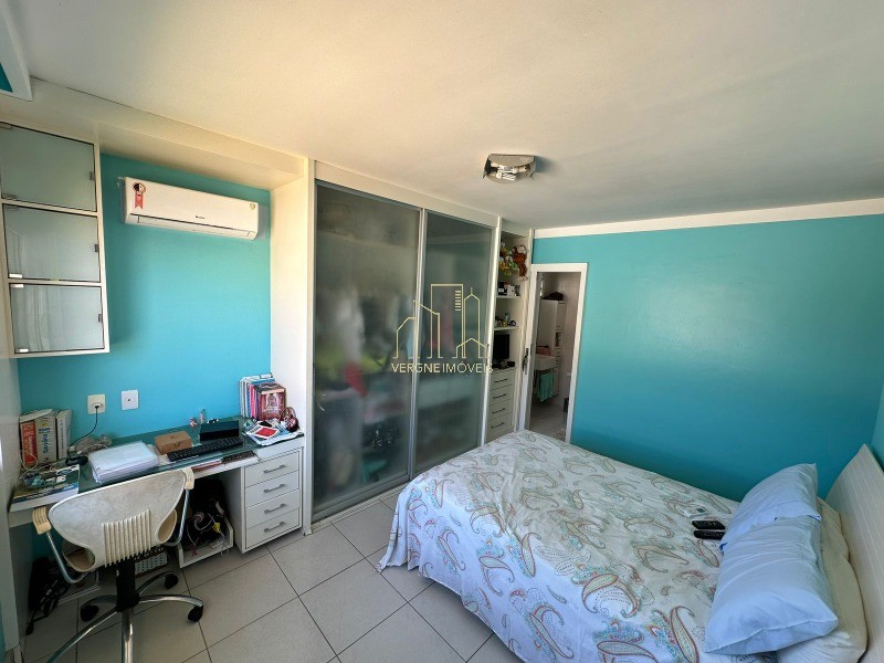 Casa de Condomínio à venda com 4 quartos, 209m² - Foto 19